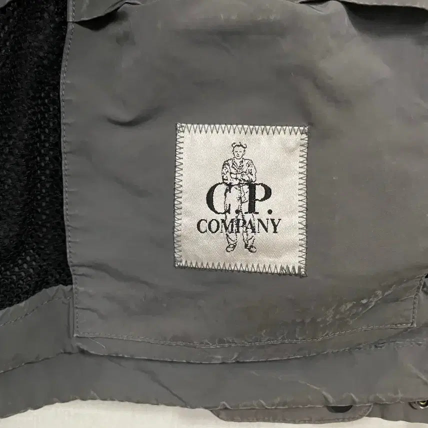 [SOLD OUT] CP컴퍼니 고글 후드 자켓 그레이 105
