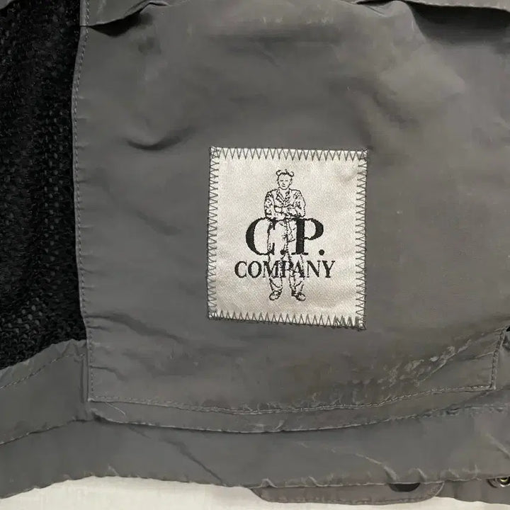 [SOLD OUT] CP컴퍼니 고글 후드 자켓 그레이 105
