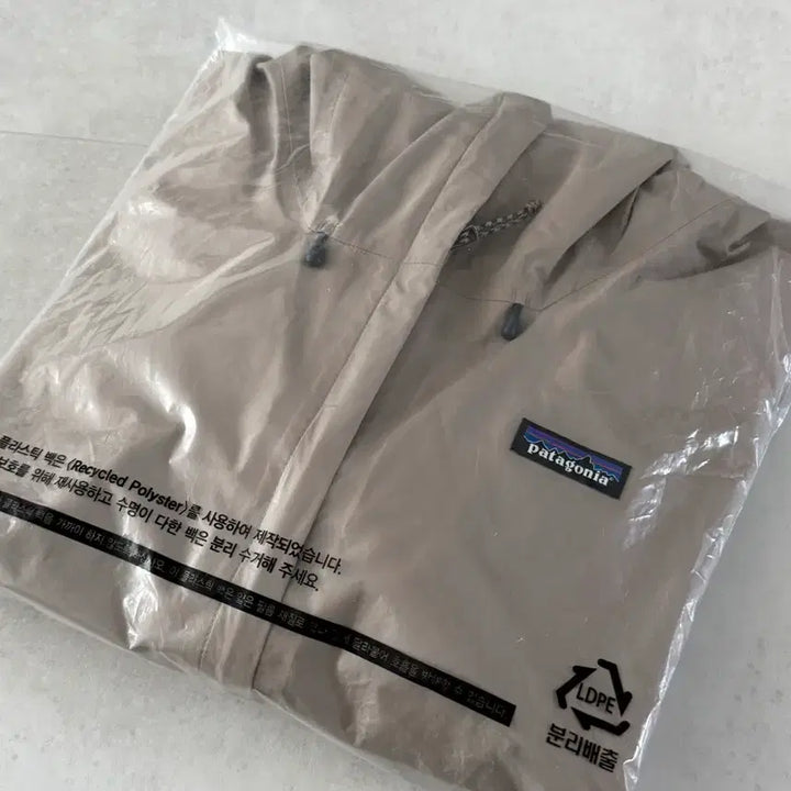 [SOLD OUT] 파타고니아 하드쉘 바람막이 자켓 베이지