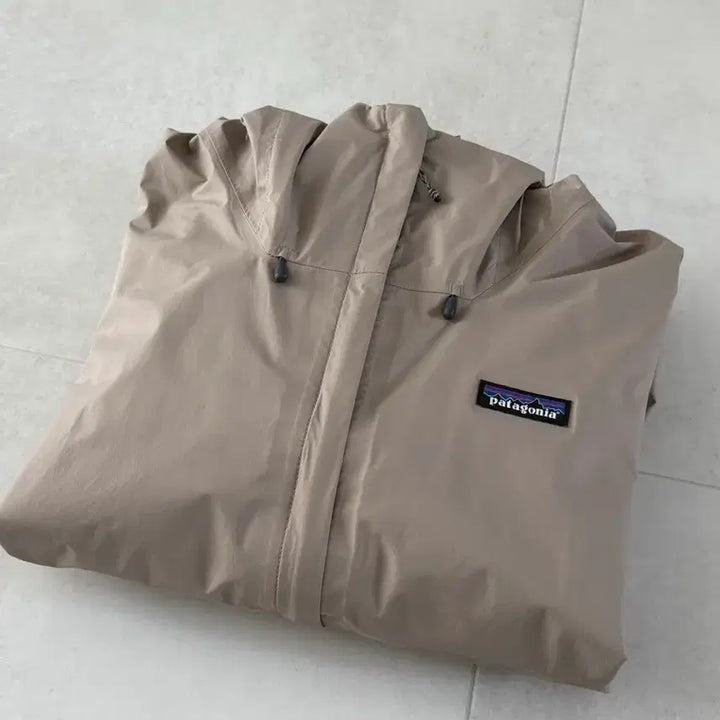 [SOLD OUT] 파타고니아 하드쉘 바람막이 자켓 베이지
