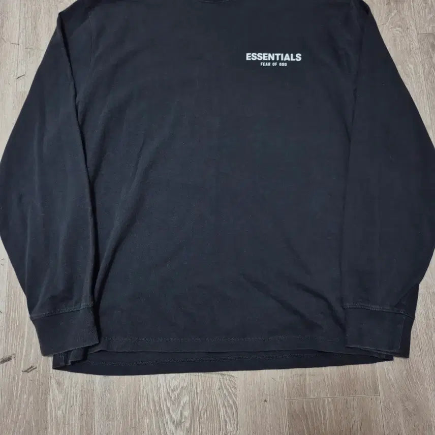 [BUNJANG] Fear of God Essentials Big Print Long Sleeve T-Shirt / 피어오브갓 에센셜 빅프린팅 롱슬리브 긴팔티셔츠 M(95)