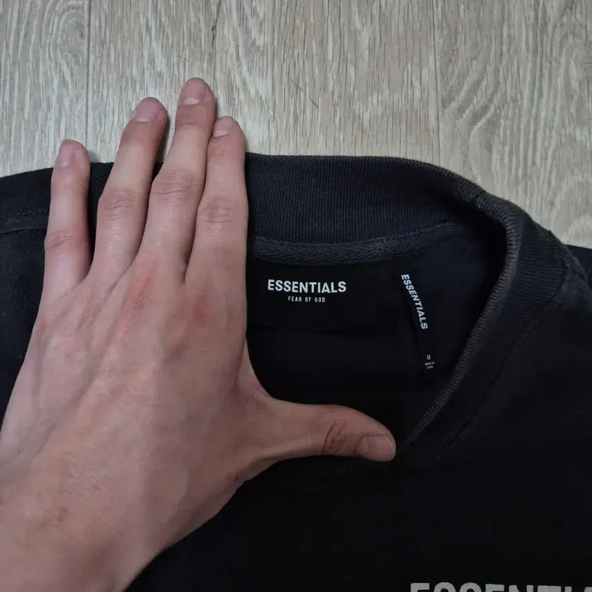 [BUNJANG] Fear of God Essentials Big Print Long Sleeve T-Shirt / 피어오브갓 에센셜 빅프린팅 롱슬리브 긴팔티셔츠 M(95)