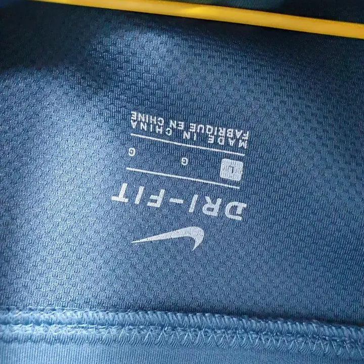 [BUNJANG] Nike Pro Icon Clash Crop Top - Pink/Navy, Size L / 나이키 프로 반집업 크롭 티셔츠 아이콘클래쉬 핑크 네이비 L