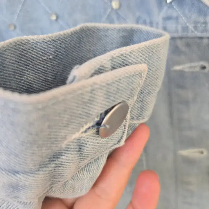 [BUNJANG] Stone Embellished Denim Jacket / 연청 스톤포인트 데님 자켓