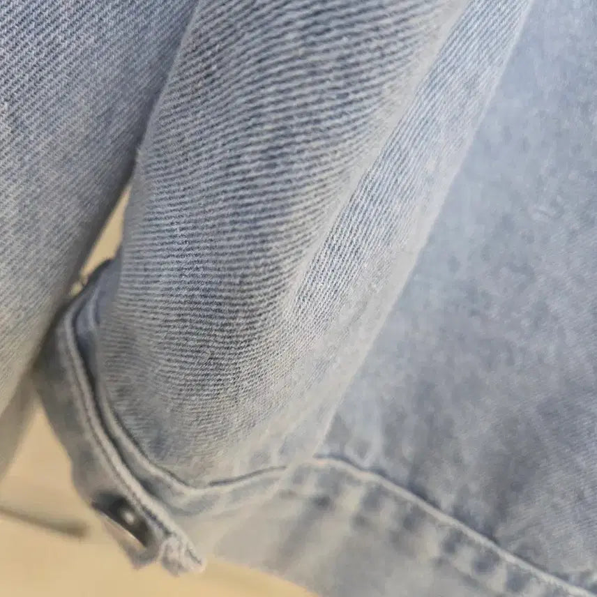 [BUNJANG] Stone Embellished Denim Jacket / 연청 스톤포인트 데님 자켓