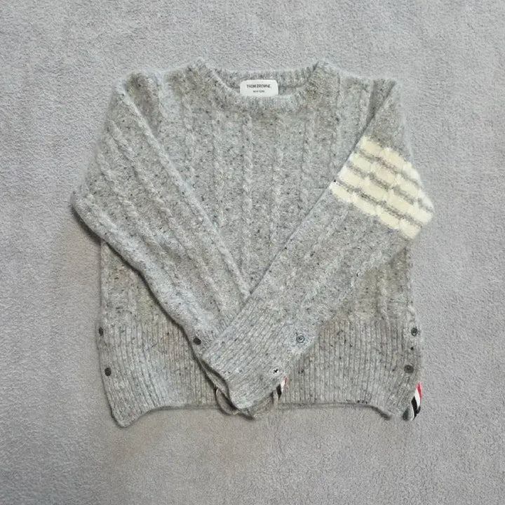 [BUNJANG] Thom Browne Armband Knit Gray (Size 3) / [정품/3사이즈] 톰브라운 사선 완장 니트 그레이