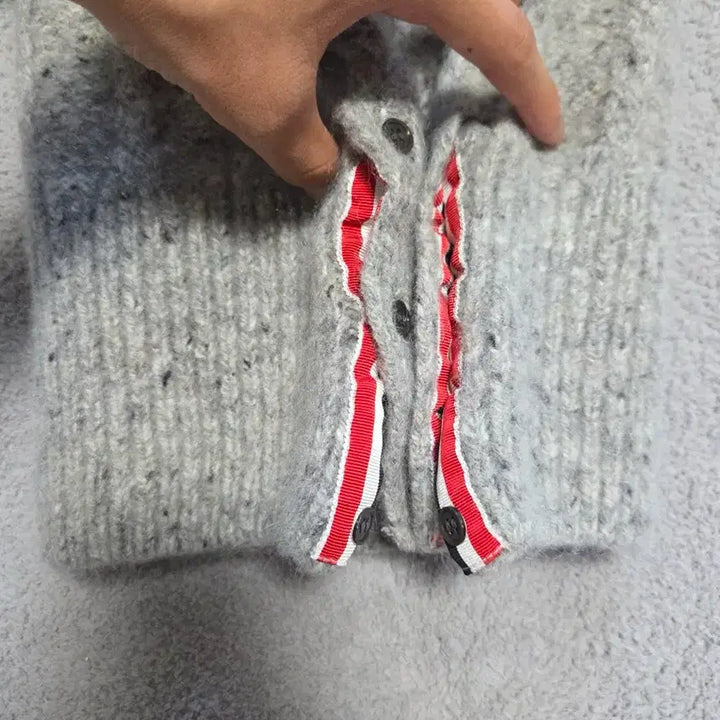 [BUNJANG] Thom Browne Armband Knit Gray (Size 3) / [정품/3사이즈] 톰브라운 사선 완장 니트 그레이