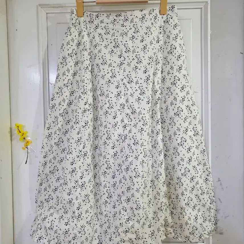 [BUNJANG] Spring Summer Floral Print Long Skirt / 봄  여름  고급스런  안감있는 밴딩 바스락 면 롱스커트  허리29까지
