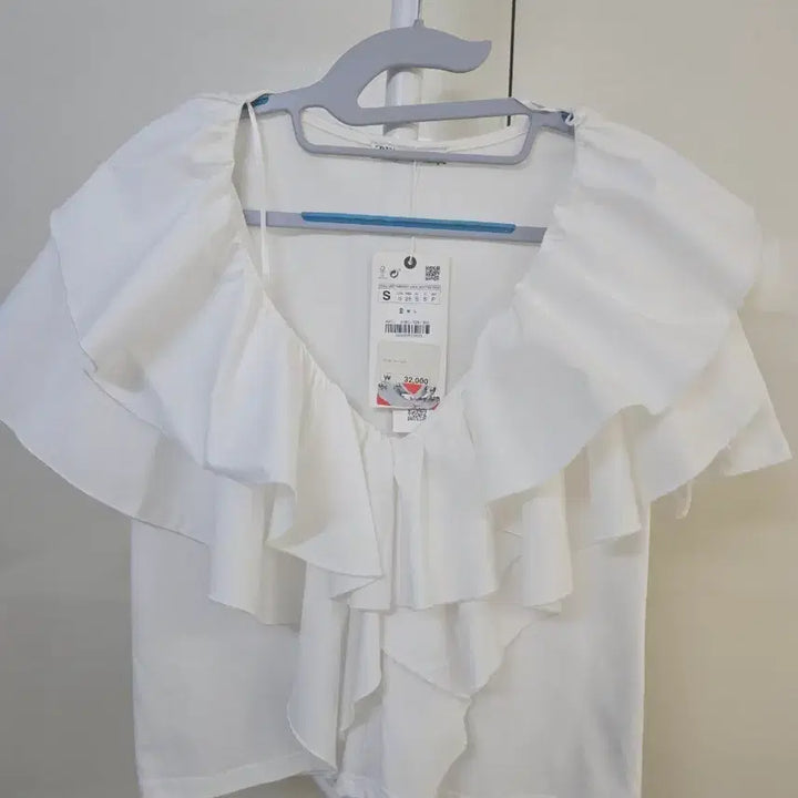 [SOLD OUT] 자라 화이트 프릴 블라우스 S 새상품