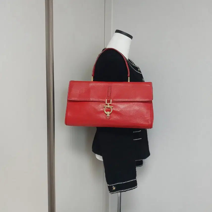[BUNJANG] Ferragamo Vintage Gancini Top Handle Leather Bag / [정품] 페라가모 빈티지 간치니 탑핸들 레더백