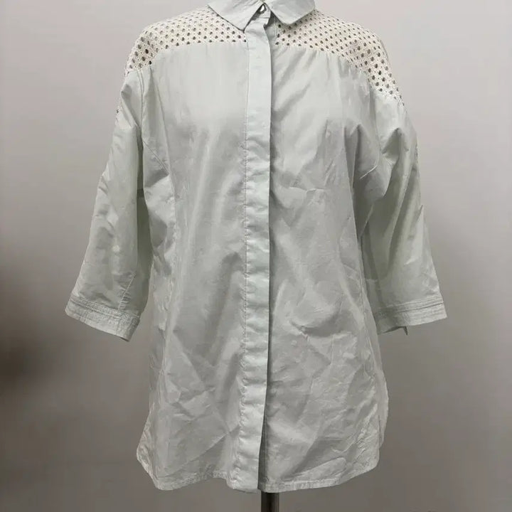 [BUNJANG] It MICHAA Punch Detail Short Sleeve Shirt Light Blue / 잇미샤 펀칭 디테일 셔츠 반팔 하늘색