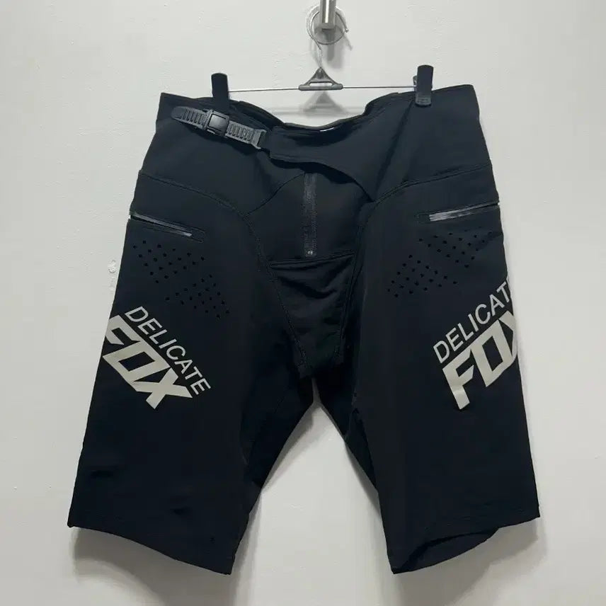 [BUNJANG] Delicate Fox Black Cycling Shorts 32 / 델리케이트 폭스 블랙 반바지 사이클 32