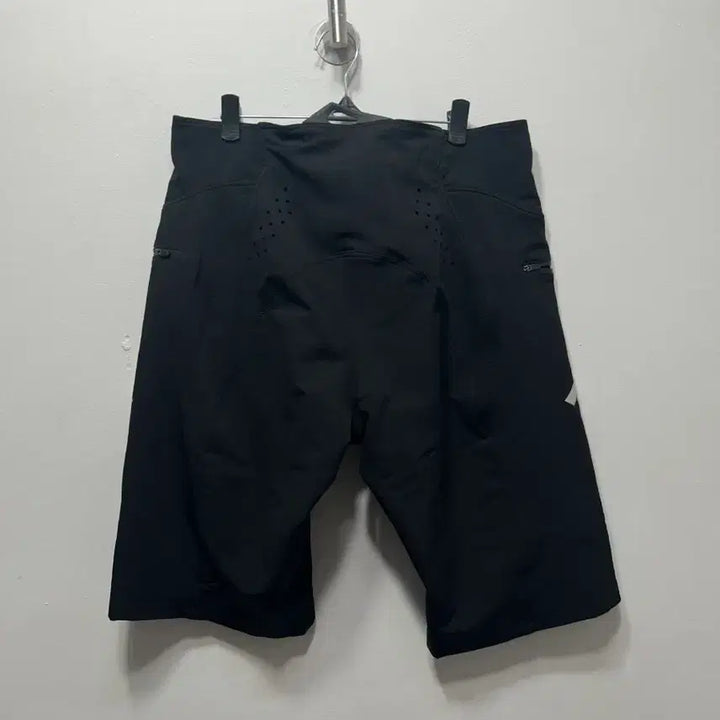 [BUNJANG] Delicate Fox Black Cycling Shorts 32 / 델리케이트 폭스 블랙 반바지 사이클 32