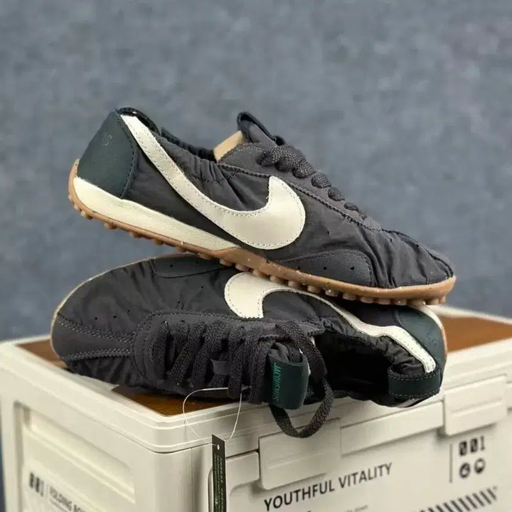[BUNJANG] Nike Jacquemus Low-Cut Casual Shoes / 나이키 남성용 로우컷 캐주얼화 블랙 사이즈/265
