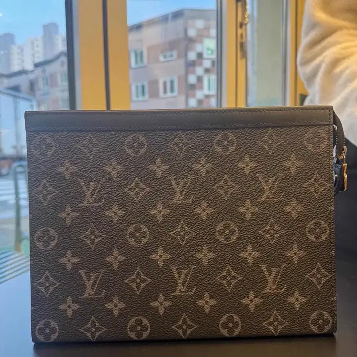[BUNJANG] Louis Vuitton Pochette Voyage MM Monogram Clutch / 루이비통 포쉐트 보야주 MM 모노그램 클러치