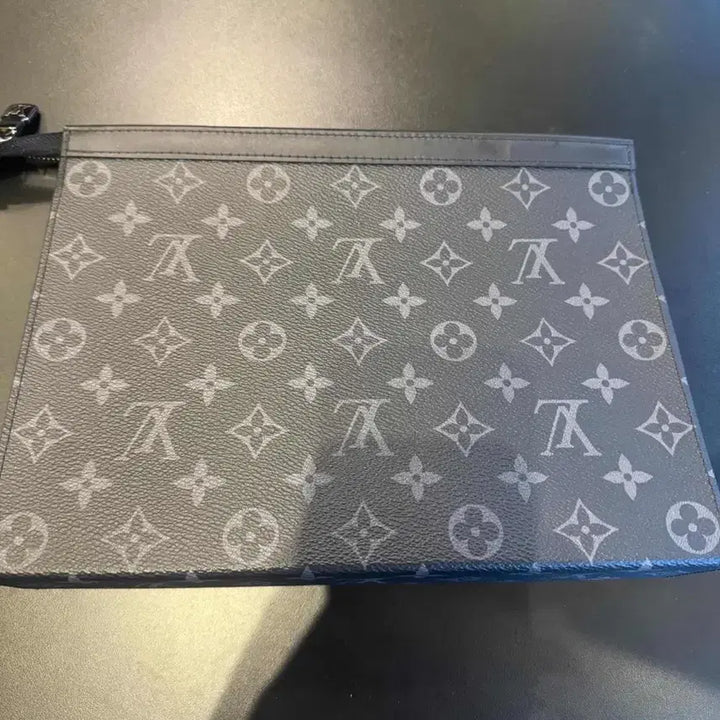 [BUNJANG] Louis Vuitton Pochette Voyage MM Monogram Clutch / 루이비통 포쉐트 보야주 MM 모노그램 클러치