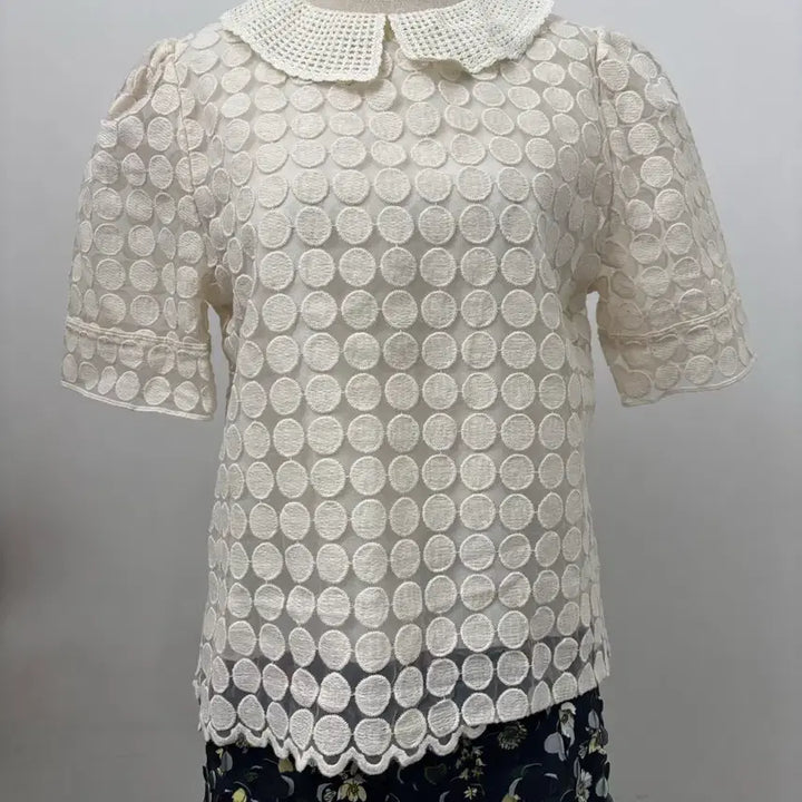 [BUNJANG] Punch Lace Blouse / 펀칭 레이스 블라우스