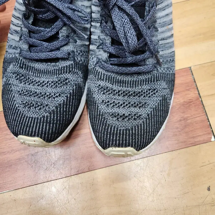 [BUNJANG] Eider Knit Sneakers (Size 270) / 아이더 니트스니커즈270