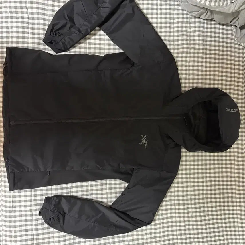 [SOLD OUT] 아크테릭스 아톰 블랙 후드 자켓 M