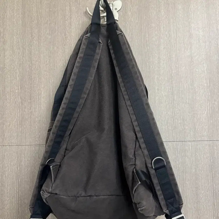 [SOLD OUT] 해칭룸 VTG 백팩 차콜 브라운