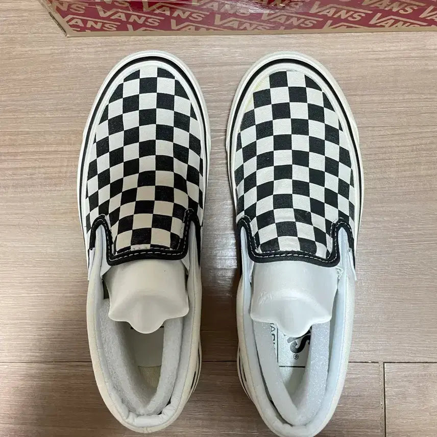 [BUNJANG] Vans Checkerboard Slip-On Shoes (Size 245) / 반스 체커보드 슬립온 새상품(245)