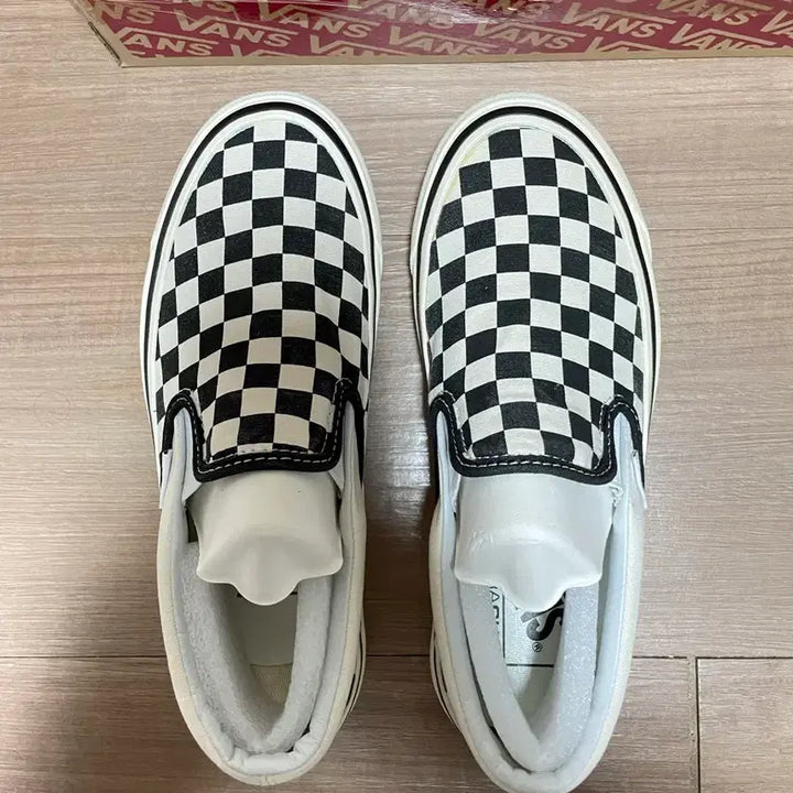 [BUNJANG] Vans Checkerboard Slip-On Shoes (Size 245) / 반스 체커보드 슬립온 새상품(245)
