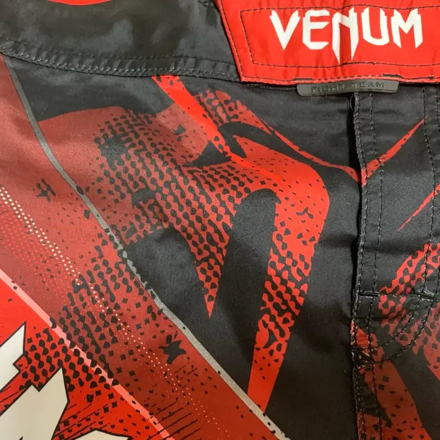 [BUNJANG] VENUM UFC Fight Shorts Red (XS Size) / VENUM UFC 파이트 쇼츠  (XS 사이즈) 이민 정리