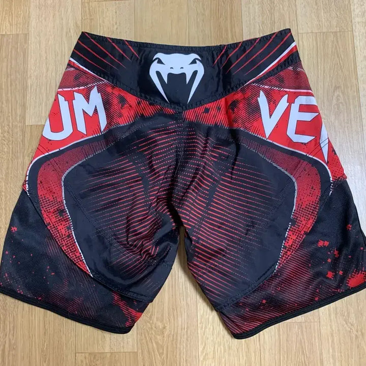 [BUNJANG] VENUM UFC Fight Shorts Red (XS Size) / VENUM UFC 파이트 쇼츠  (XS 사이즈) 이민 정리