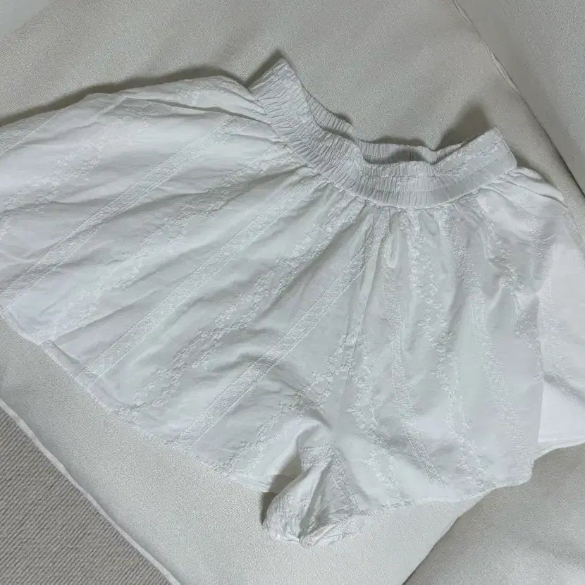 [BUNJANG] Tanat Lace Banding Shorts White / 타낫 레이스 밴딩 쇼츠 화이트