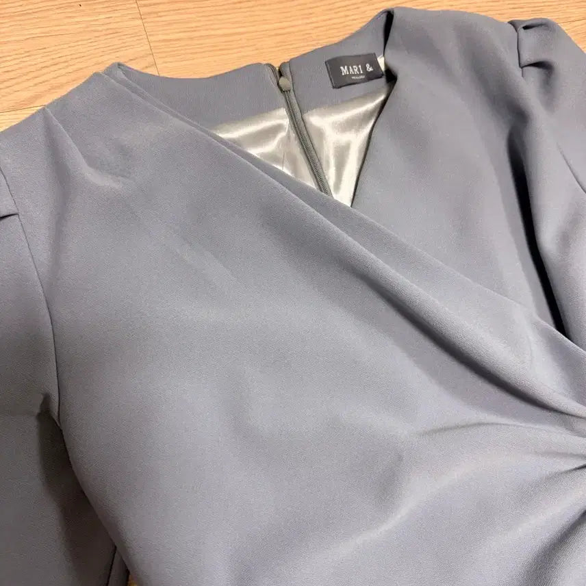 [BUNJANG] Elegant Blue Slim Fit Dress (Size 44-55) / 세련된 디자인 블루 원피스 44-55 정도 사이즈
