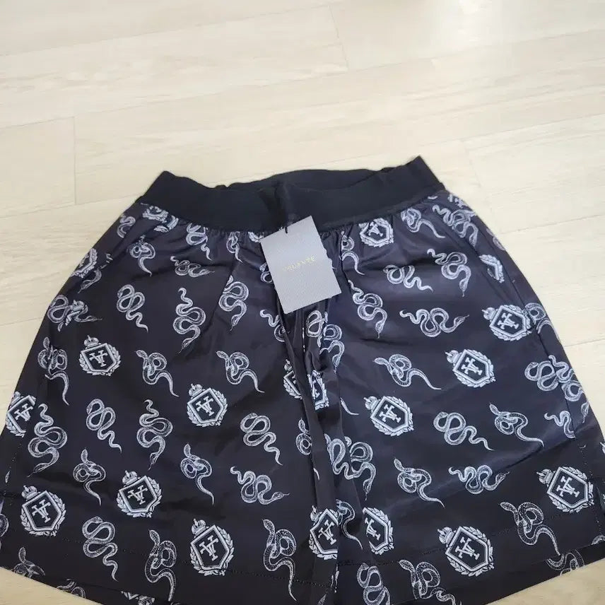 [BUNJANG] Volante Swim Shorts (Size 2) / 볼란테 스윔  바지(2사이즈) 새옷