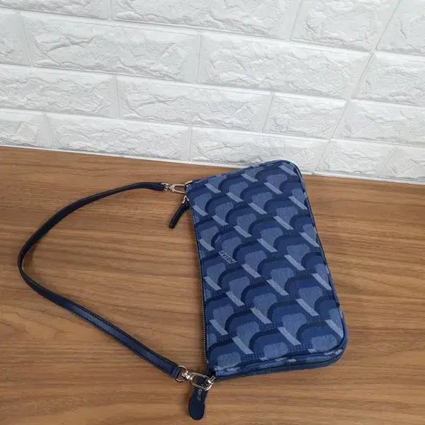 [SOLD OUT] 로사케이 쟈가드 파우치백 (숄더백) 미사용