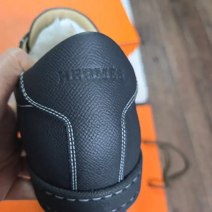 [BUNJANG] Hermès Boomerang Sneakers Black Size 43.5 / 에르메스 부메랑 스니커즈 43.5