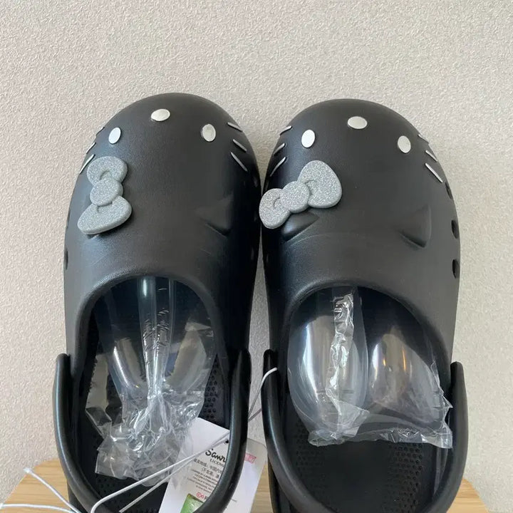 [BUNJANG] Sanrio Hello Kitty Sandals 260mm / 새상품) 산리오 키티 샌들 260mm