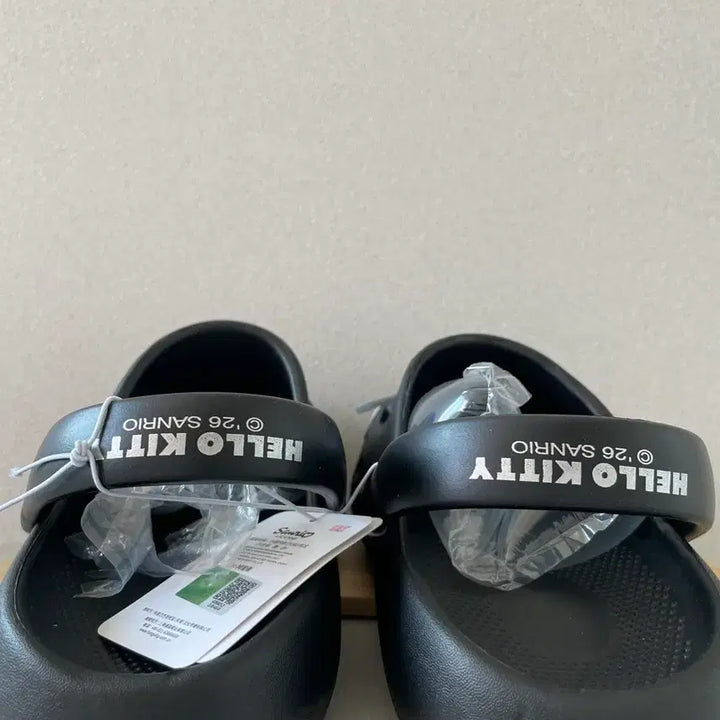 [BUNJANG] Sanrio Hello Kitty Sandals 260mm / 새상품) 산리오 키티 샌들 260mm
