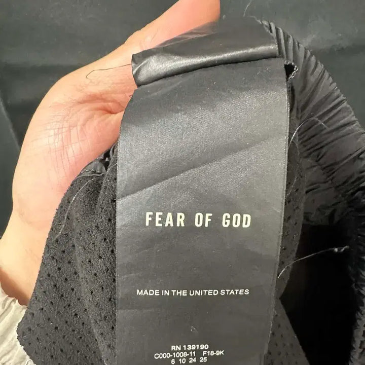 [SOLD OUT] 피어오브갓 식스 컬렉션 트랙 쇼츠