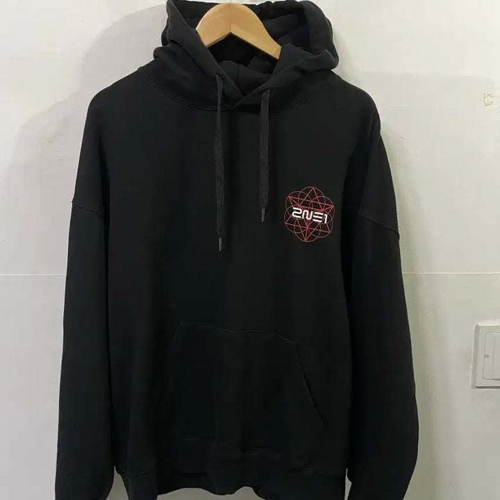 [BUNJANG] 2NE1 Black Hoodie XL Limited Edition / 2NE1 블랙 후드티 XL 한정판