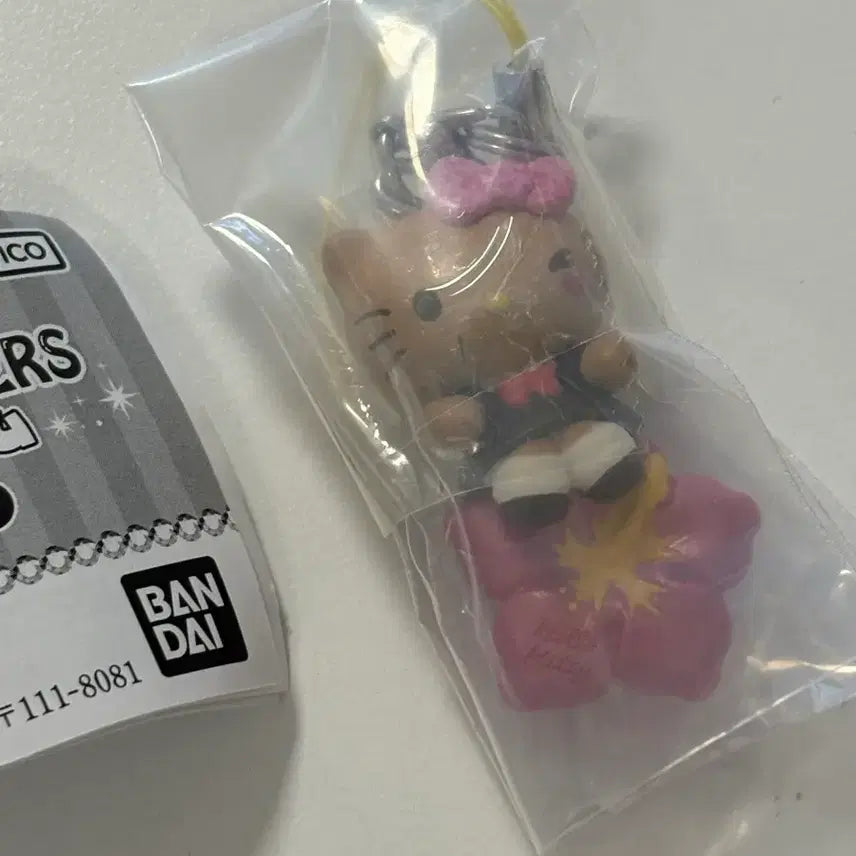 [SOLD OUT] 산리오 헤이세이 갸루 스트랩 가챠 태닝키티