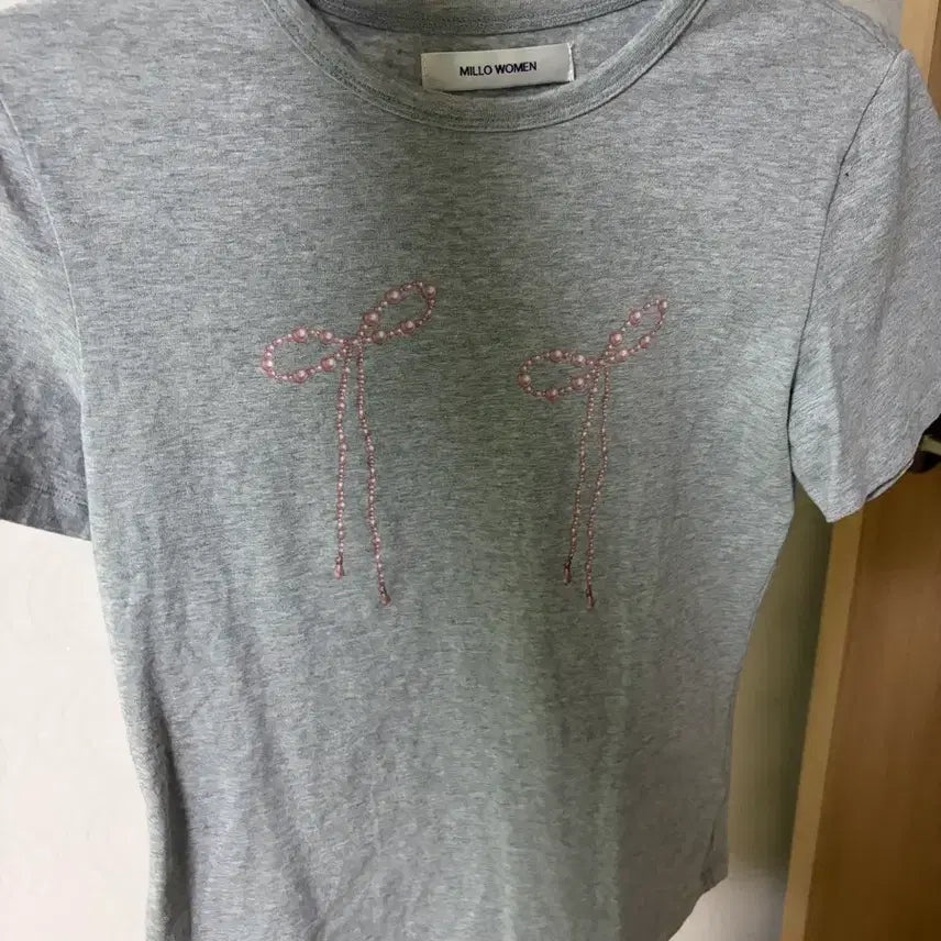 [BUNJANG] Millowoman Pearl Ribbon T-Shirt / 밀로우먼 펄 리본 티셔츠