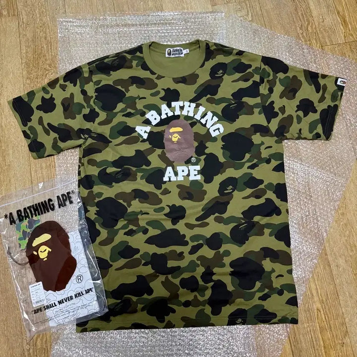 [SOLD OUT] 베이프 컬리지 1st 카모 그린 반팔티셔츠 2XL