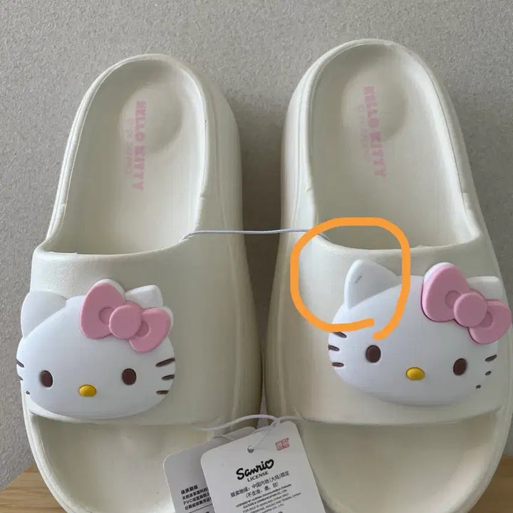 [SOLD OUT] 새상품) 산리오 헬로키티 통굽 슬리퍼 240mm