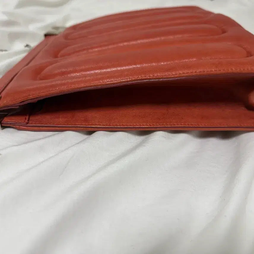 [SOLD OUT] 메종 마르지엘라 톤다운 레드 가죽 크로스백 숄더백 가방 중고