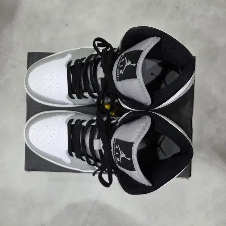 [BUNJANG] Air Jordan 1 Mid Light Smoke Grey Men&