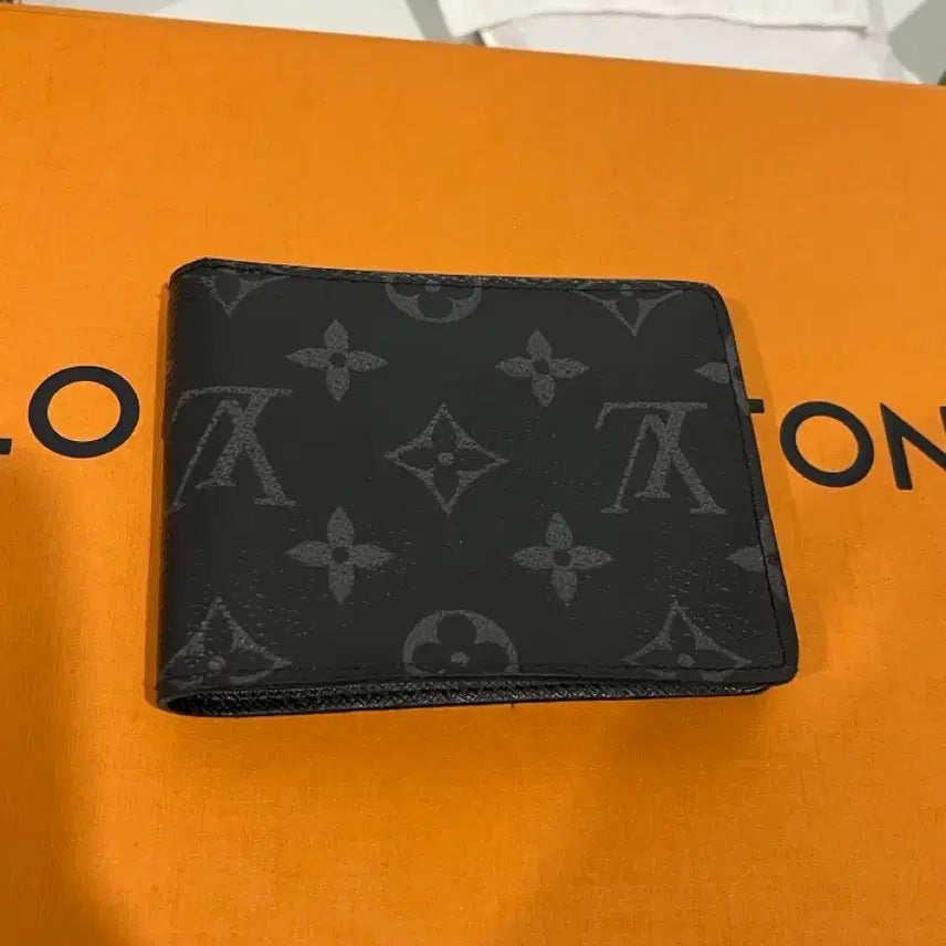 [BUNJANG] Louis Vuitton Monogram Eclipse Wallet / 루이비통 모노그램 이클립스 반지갑 [정품]