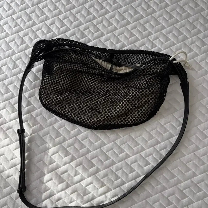 [BUNJANG] Depound Airy Net Bag Shoulder Medium Black / 드파운드 에어리 네트백 숄더 미디엄 블랙