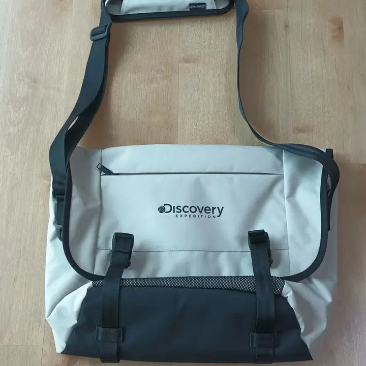 [BUNJANG] Discovery Steely Mesh Pocket Messenger Bag / 미착용)디스커버리 스틸리 메쉬 포켓 메신저 가방