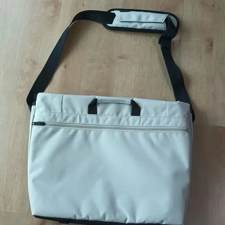 [BUNJANG] Discovery Steely Mesh Pocket Messenger Bag / 미착용)디스커버리 스틸리 메쉬 포켓 메신저 가방