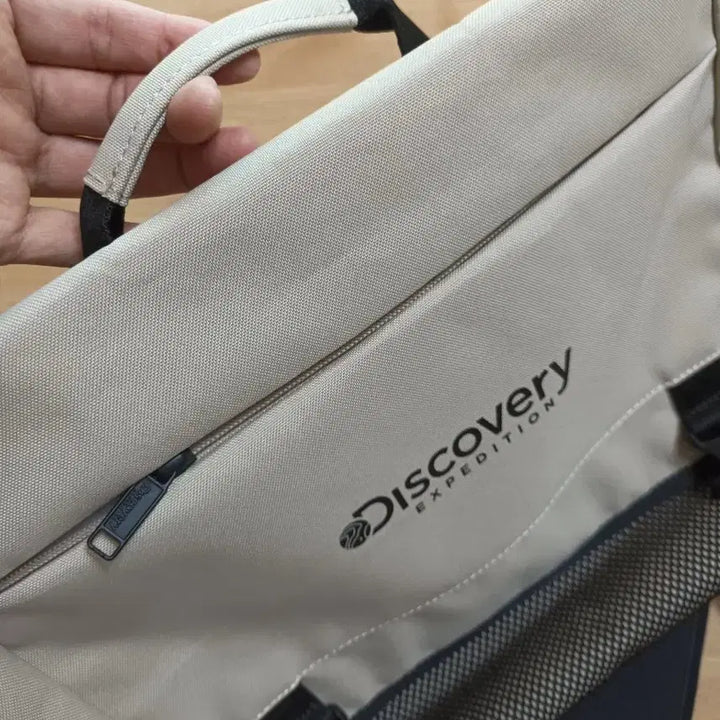 [BUNJANG] Discovery Steely Mesh Pocket Messenger Bag / 미착용)디스커버리 스틸리 메쉬 포켓 메신저 가방