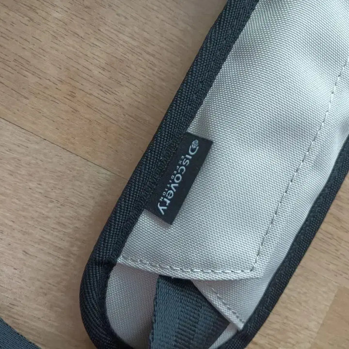 [BUNJANG] Discovery Steely Mesh Pocket Messenger Bag / 미착용)디스커버리 스틸리 메쉬 포켓 메신저 가방