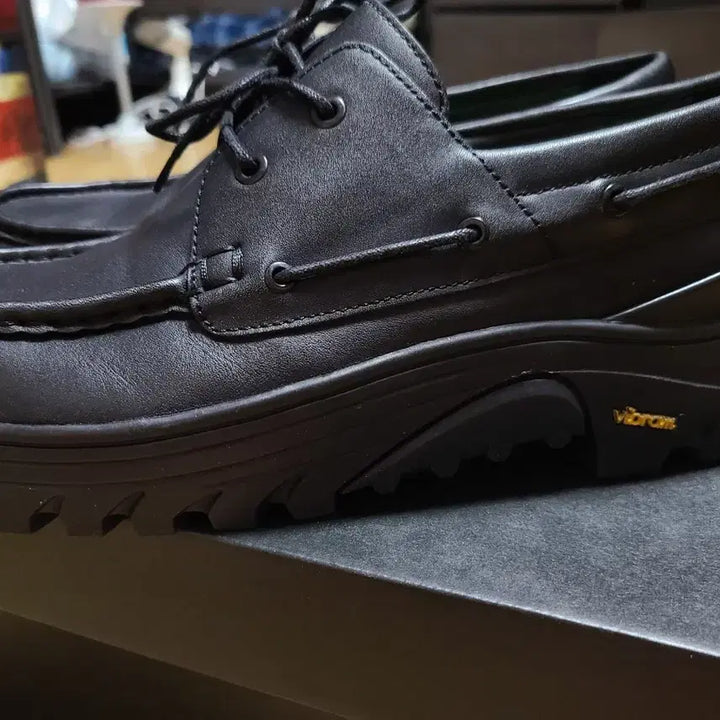 [BUNJANG] Zara Gudoonghwa Vibram Boots / 자라 구둥화 비브람 44~45 290정도 팝니다